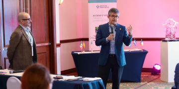 El ministro de Salud reconoció la labor del personal del Hospital San Juan de Dios en liderar el congreso de Cirugías Radicales en Vivo . (Foto: MSPAS)