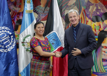 Mintrab se reúne con la misión tripartita para dialogar sobre la libertad sindical./Foto: Mintrab.