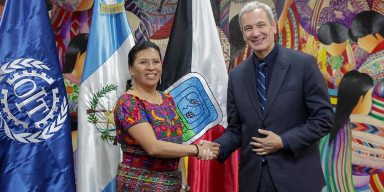 Mintrab se reúne con la misión tripartita para dialogar sobre la libertad sindical./Foto: Mintrab.