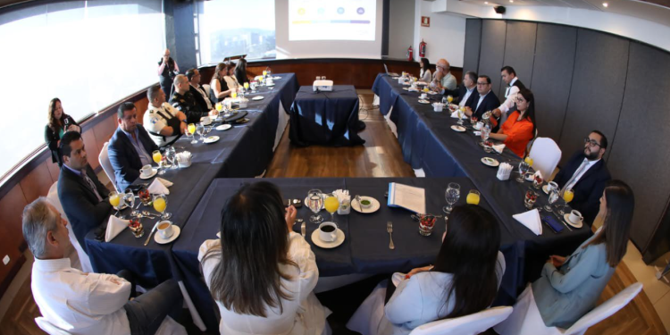 Mesa técnica en la CIG busca frenar el comercio ilícito y fortalecer la economía. / Foto: MAGA