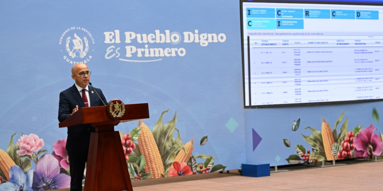 El viceministro Técnico de Educación compartió que el proceso de contratación se basa en mérito y transparencia. (Foto: Byron de la Cruz)