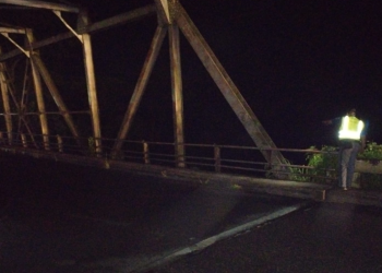 Paso en el puente Mocá continúa inhabilitado. / Foto: Covial.