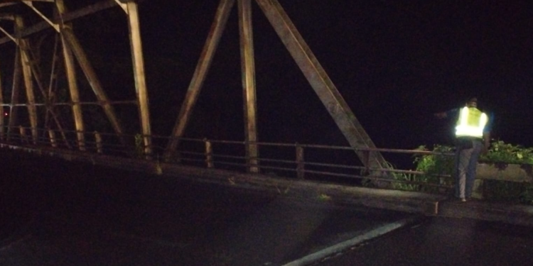 Paso en el puente Mocá continúa inhabilitado. / Foto: Covial.