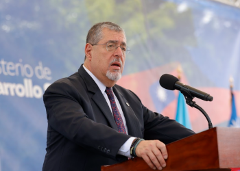 Presidente en donación de vehículos por parte de la República de China (Taiwán).