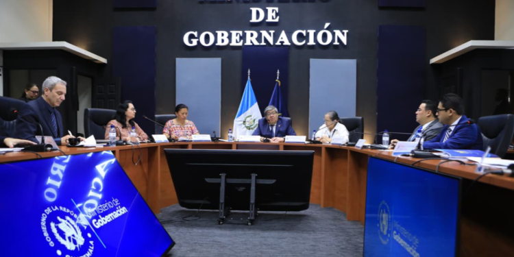 Durante su intervención, el Ministro Jiménez subrayó la relevancia de cumplir los compromisos internacionales adquiridos por el país. / Foto: Mingob