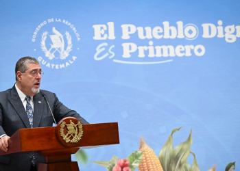 Presidente Bernardo Arévalo en La Ronda.