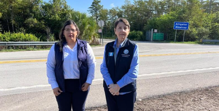 Autoridades del consulado realizan tercera visita a a Alligator Alcatraz