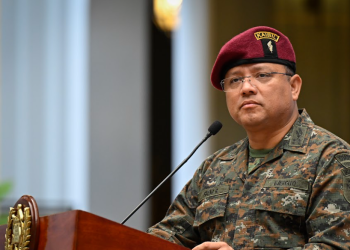 Ministro de la Defensa recalca que en el Campo Xan no se han hecho desalojos. (Foto: Álvaro Interiano)