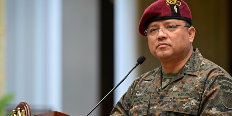 Ministro de la Defensa recalca que en el Campo Xan no se han hecho desalojos. (Foto: Álvaro Interiano)