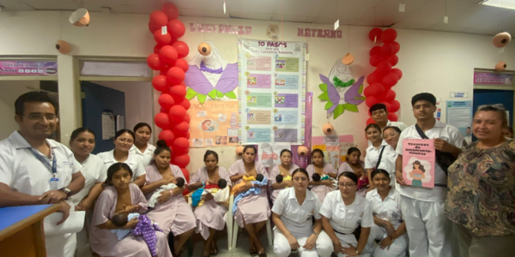 Hospital de La Tinta, en Alta Verapaz, impulsa buenas prácticas de lactancia materna. (Foto: MSPAS)
