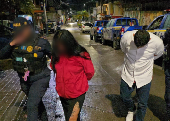 Los aprehendidos fueron identificados como Josué N, de 42 años, y Claudia N, de 28. / Foto: PNC