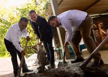 Mano a Mano continúa trabajando para la erradicación de los pisos de tierra./Foto: Mides.