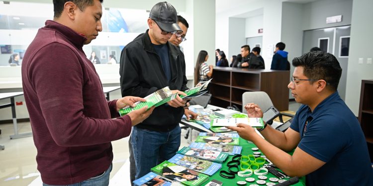 Becas por Nuestro Futuro.