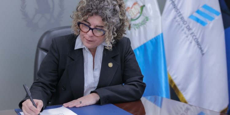 Ministra de Economía de Guatemala, Gabriela García.