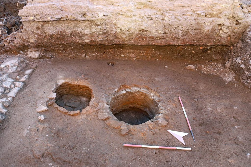 Hornos de cal encontrados durante excavaciones para la construcción de una estación del metro de Roma.