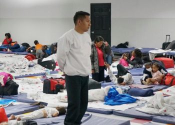 Jueza detiene deportación de niños que llegaron solos a EE. UU.