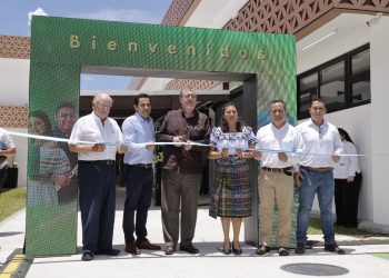 El presidente Bernardo Arévalo participa en la inauguración del Centro de Capacitación Santa Rosa, del Intecap. /Foto:
