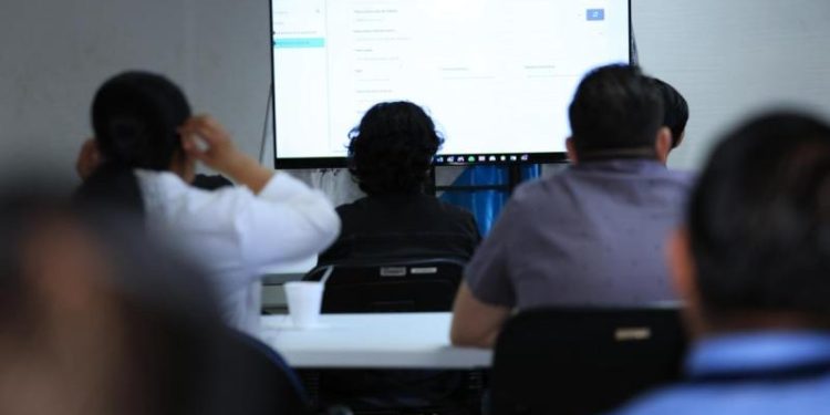 La DGT capacitó a su personal en este nuevo sistema de modernización./Foto: DGT.