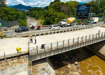 Construcción del puente Tubac está cerca de concluir./Foto: CIV.