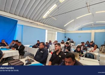 Capacitan a Consejo Municipal y autoridades indígenas en Santa Lucía Utatlán, Sololá