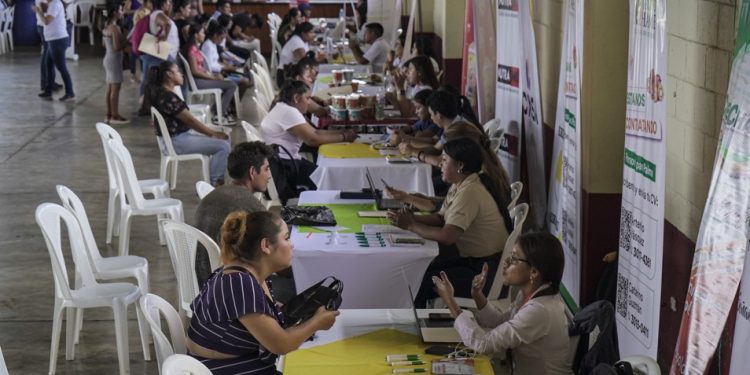 Abren más de 300 oportunidades laborales para la población de Retalhuleu