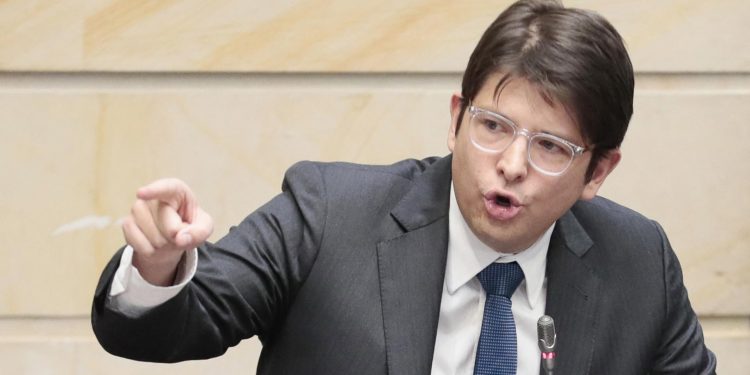 Fallece el senador y candidato a la presidencia de Colombia, Miguel Uribe Turbay.