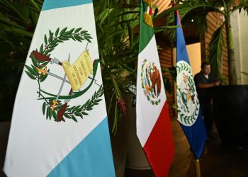 Banderas de Guatemala, México y Belice. / Foto: Byron de la Cruz.