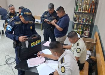 PNC fortalece seguridad policial con la entrega de 727 chalecos antibalas en Retalhuleu