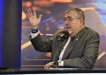 Presidente Bernardo Arévalo en Radio Cadena Sonora.