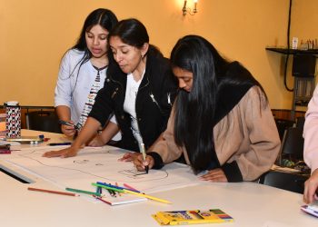 Capacitan a mujeres líderes con herramientas de participación comunitaria