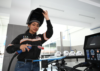 Presidente Arévalo destaca formación de profesionales en el Intecap. / Foto: Byron de la Cruz.