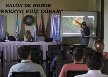 Codred de Retalhuleu da seguimiento a la actividad del volcán Santiaguito