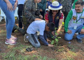Chimaltenango fortalece áreas verdes con jornada de reforestación