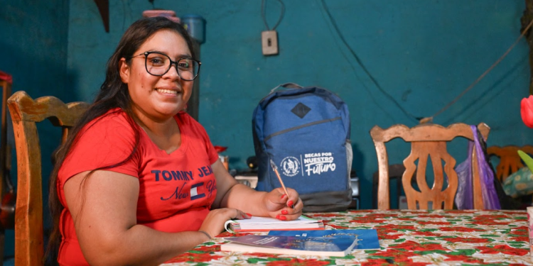 Thelma Chó Mó, beneficiaria de Becas por Nuestro Futuro. / Foto: Gobierno de Guatemala.