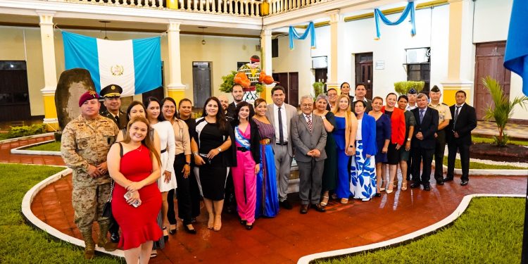 Noche cultural en Retalhuleu marcado por la alegría y el entusiasmo de las familias