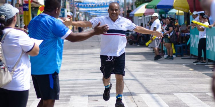 Décima Carrera del Magisterio Bataneco celebra las fiestas patrias en San Sebastián