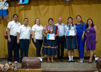 Concurso de declamación resalta el talento y la cultura en Retalhuleu