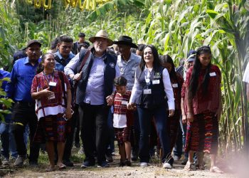 Presidente conoce avances de la Iniciativa Mano a Mano en Colotenango, Huehuetenango