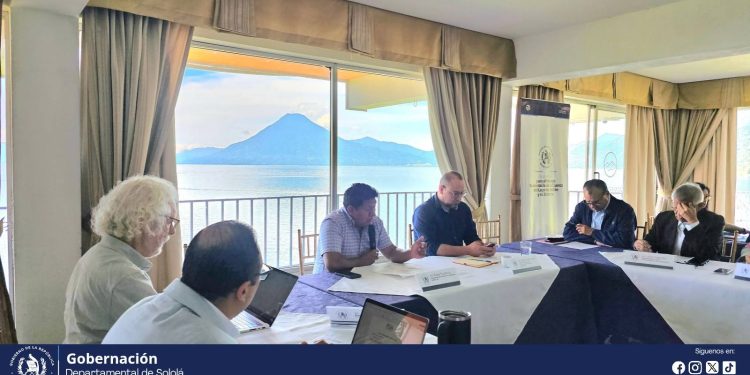 AMSCLAE desarrolla sesión ordinaria para fortalecer la protección del lago de Atitlán
