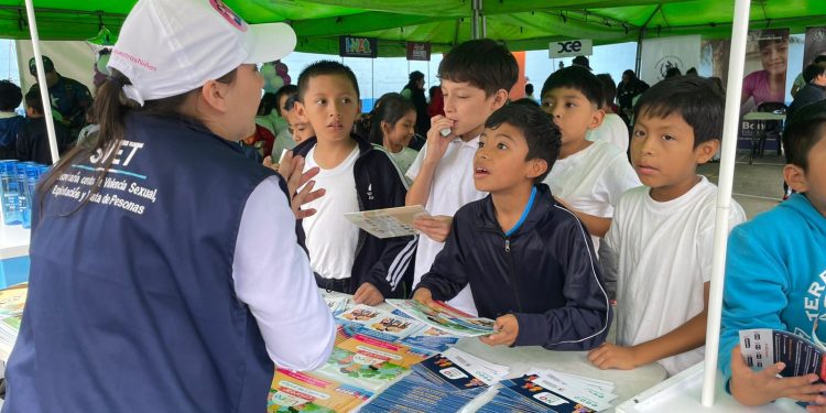 SVET realiza feria informativa dirigida a más de 600 estudiantes