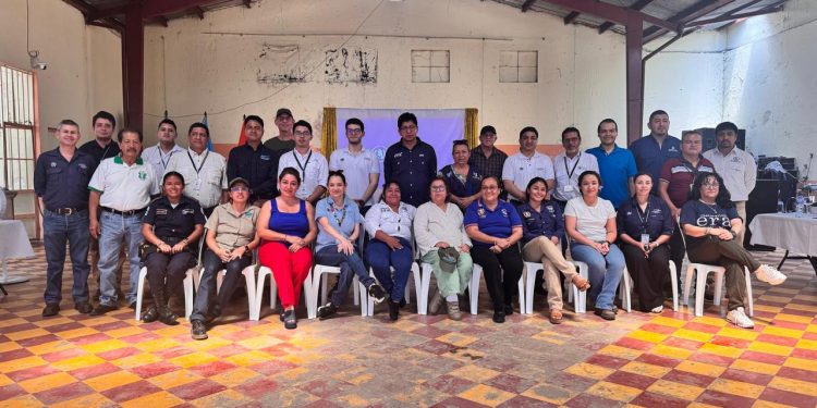 Taller participativo para conformar Mesa Técnica de Gestión Integral Marino Costera en Retalhuleu