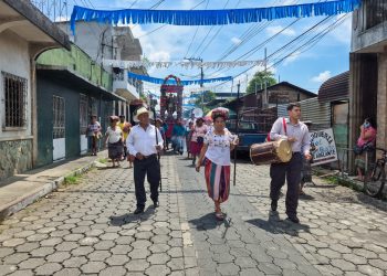 San Sebastián celebra con fervor a San Miguel Arcángel