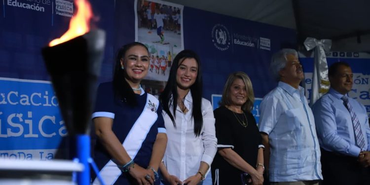 Jutiapa recibe con honor la Antorcha Centroamericana de la Paz y la Libertad