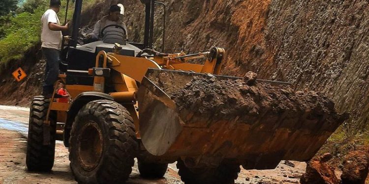 El CIV ha atendido más de 300 emergencias viales como emergencias entre derrumbes, deslaves y daños en puentes.