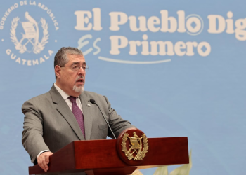 El presidente Arévalo reafirma el compromiso del Gobierno en recibir a menores de edad no acompañados desde Estados Unidos. (Foto: Noé Pérez)