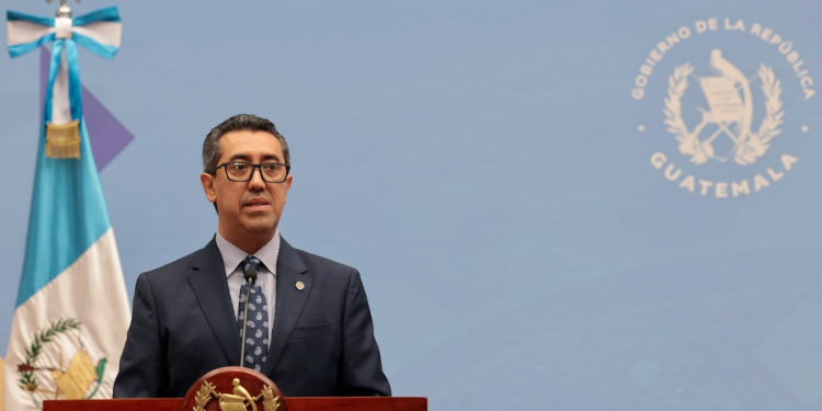 Ministro de Finanzas Públicas, Jonathan Menkos.