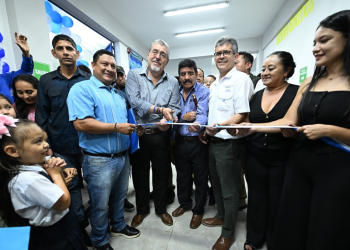 Presidente Bernardo Arévalo participa en la inauguración del centro de Salud en la aldea El Rodeo, Nueva Santa Rosa. (Foto: Byron de la Cruz)