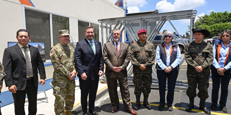 La entrega se realizó en el marco del Programa de Asistencia Humanitaria del Comando Sur de Estados Unidos (Southcom). / Foto: Álvaro Interiano