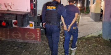 El detenido fue identificado como Marvin René Oliva, de 29 años, alias Tontín. / Foto: PNC