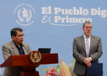 Paso a desnivel de la calzada Roosevelt continúa avanzando./Foto: Gilber García.